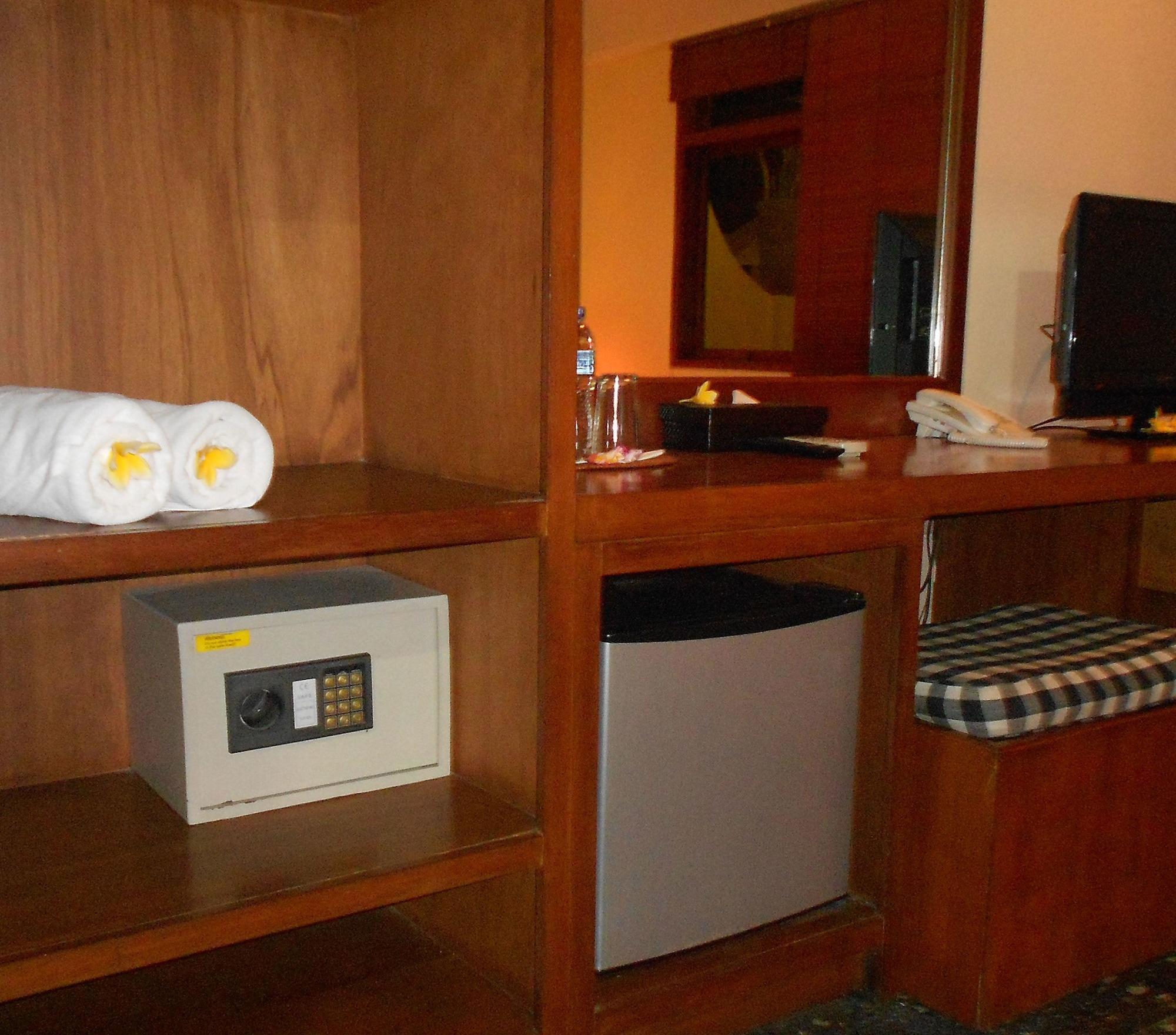 Capital O 93809 Wida Hotel ليجيان المظهر الخارجي الصورة