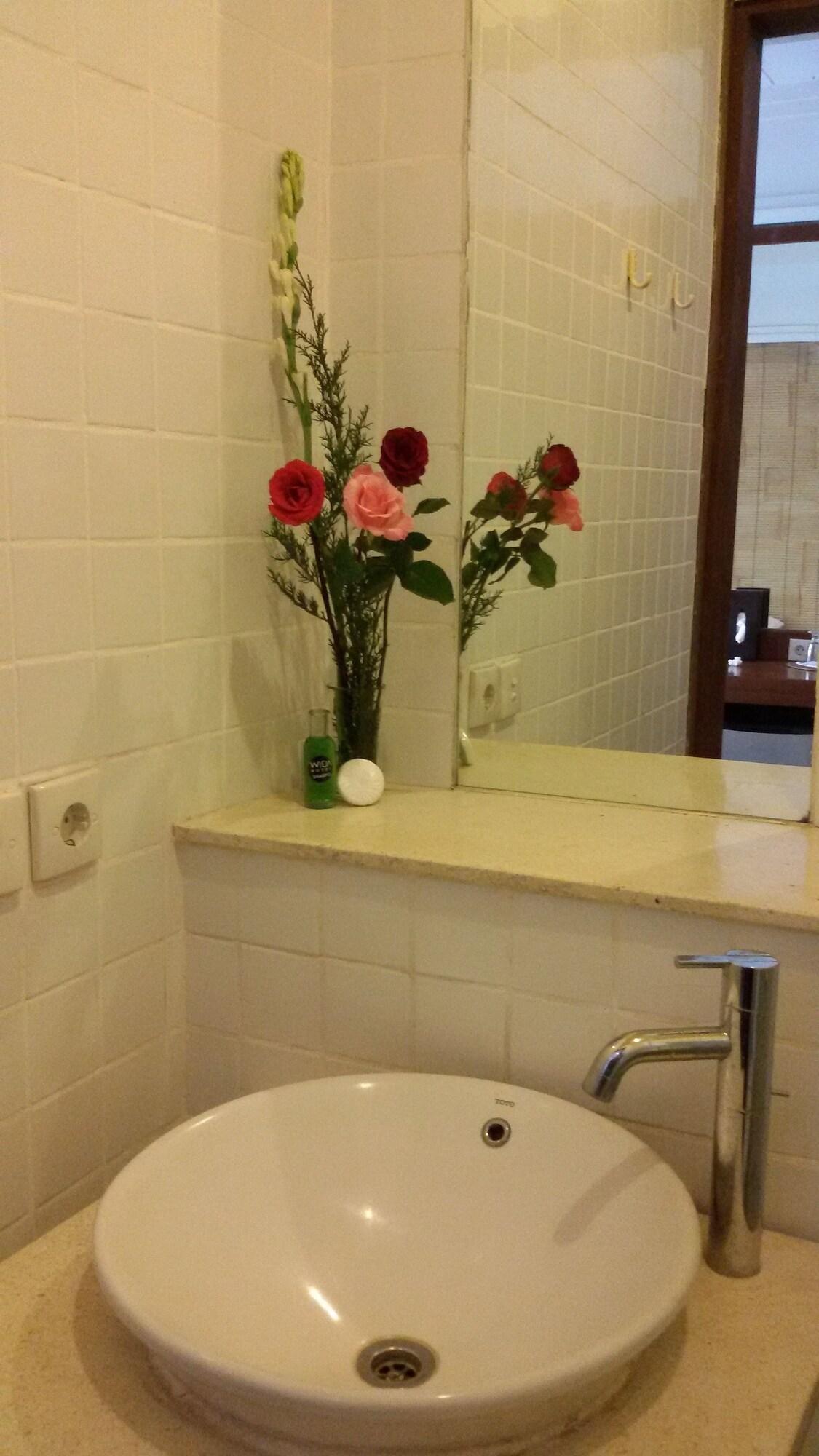 Capital O 93809 Wida Hotel ليجيان المظهر الخارجي الصورة