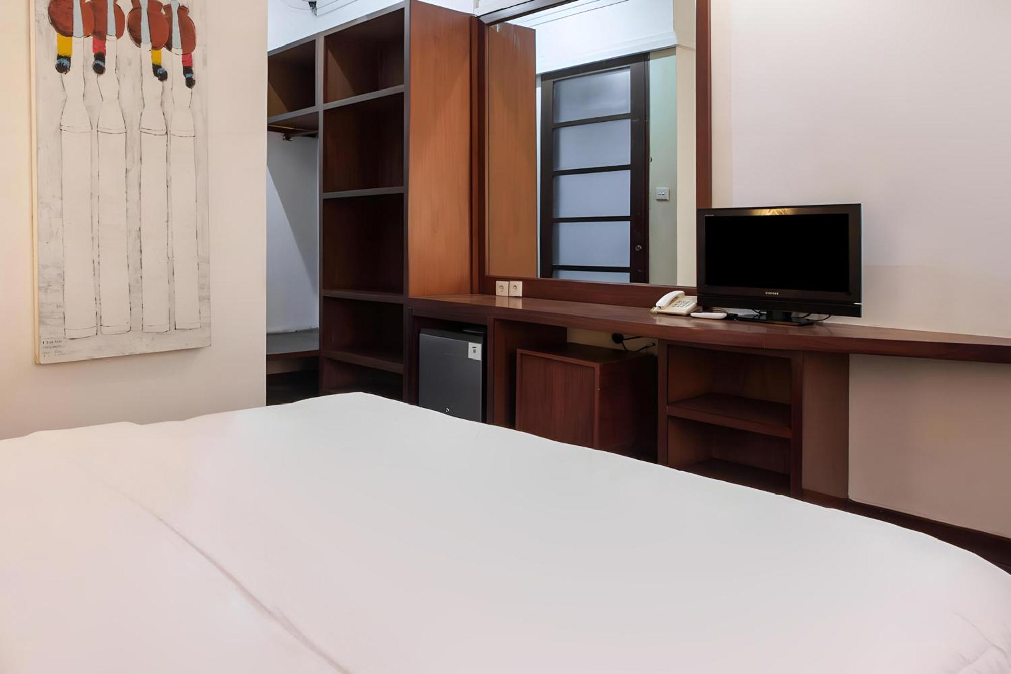 Capital O 93809 Wida Hotel ليجيان المظهر الخارجي الصورة