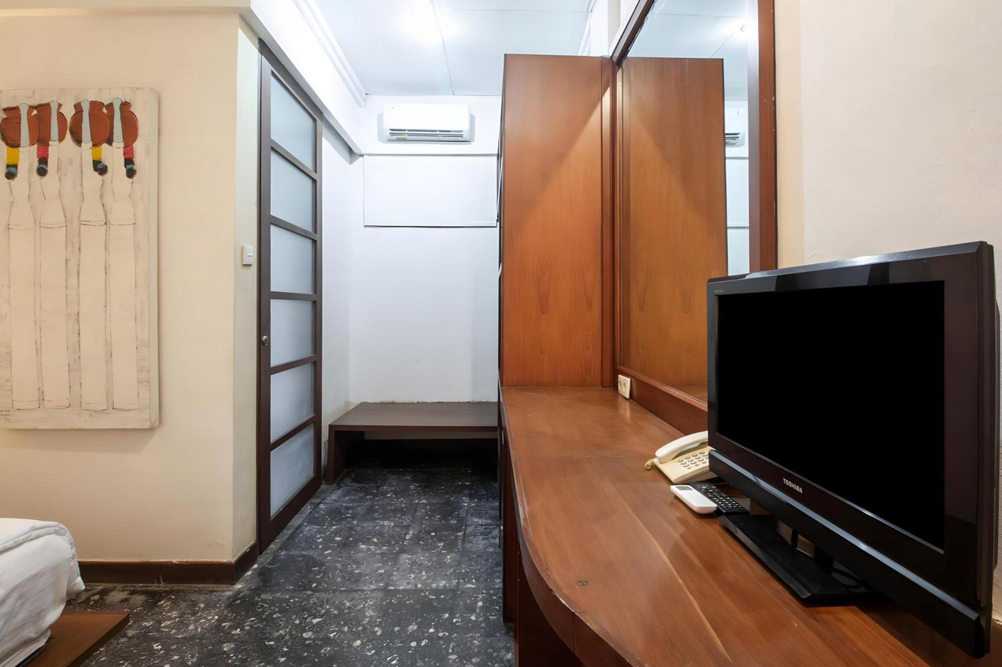 Capital O 93809 Wida Hotel ليجيان المظهر الخارجي الصورة
