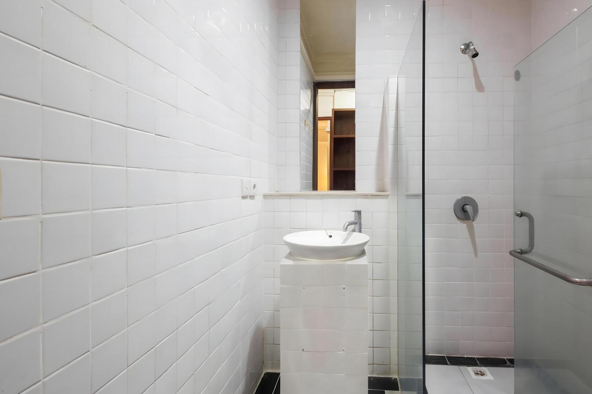 Capital O 93809 Wida Hotel ليجيان المظهر الخارجي الصورة