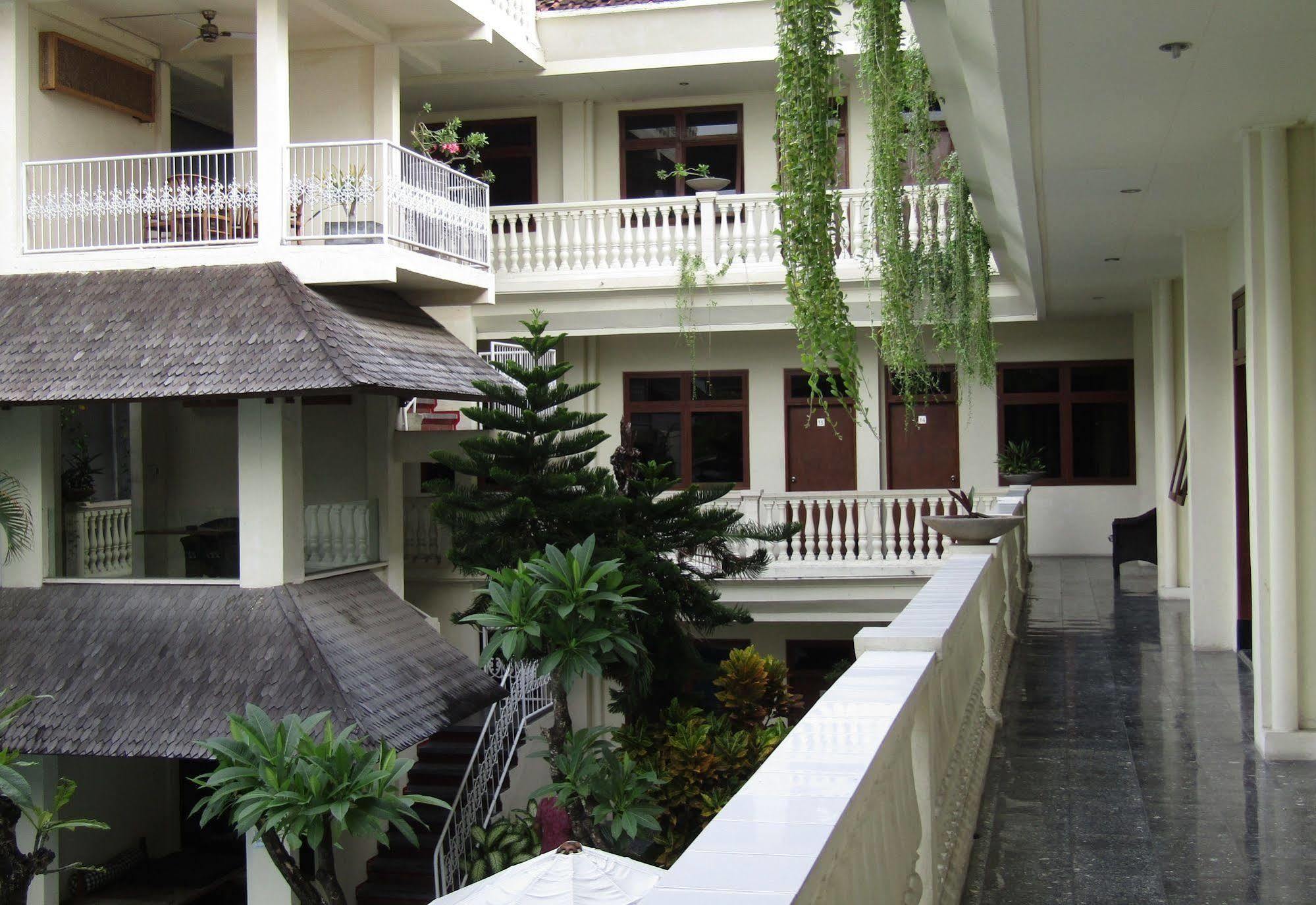 Capital O 93809 Wida Hotel ليجيان المظهر الخارجي الصورة