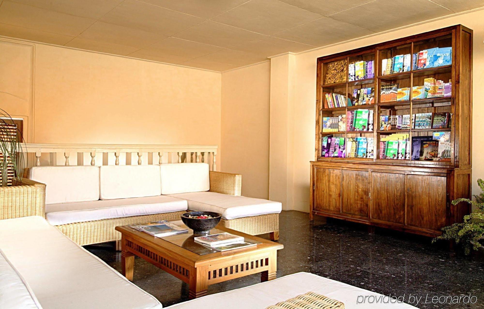Capital O 93809 Wida Hotel ليجيان المظهر الداخلي الصورة