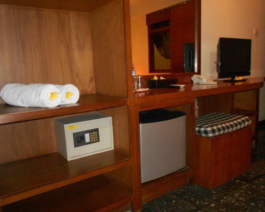 Capital O 93809 Wida Hotel ليجيان المظهر الخارجي الصورة